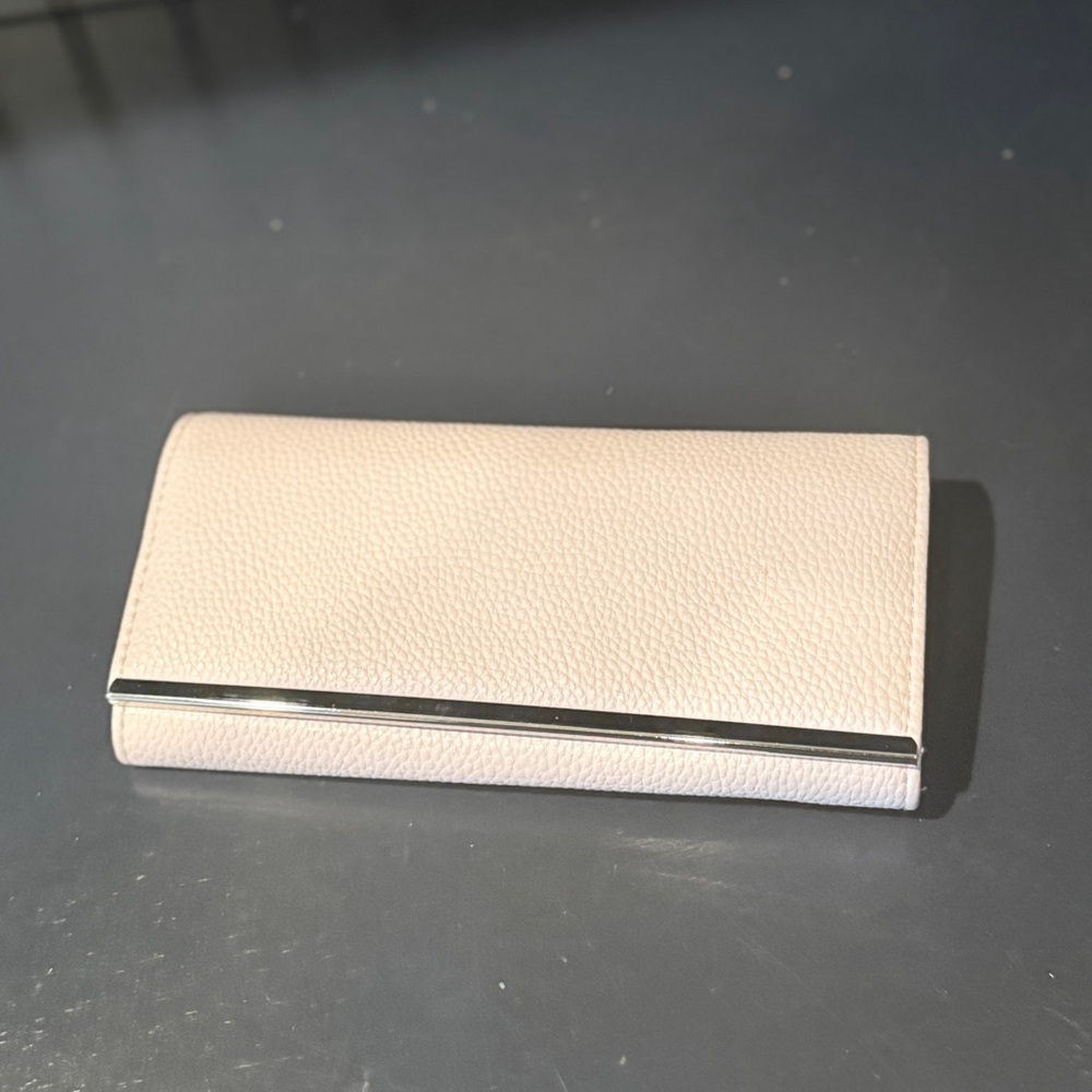 Off White Safekeepers Wallet Coupons Receipts Cash Sections EUC